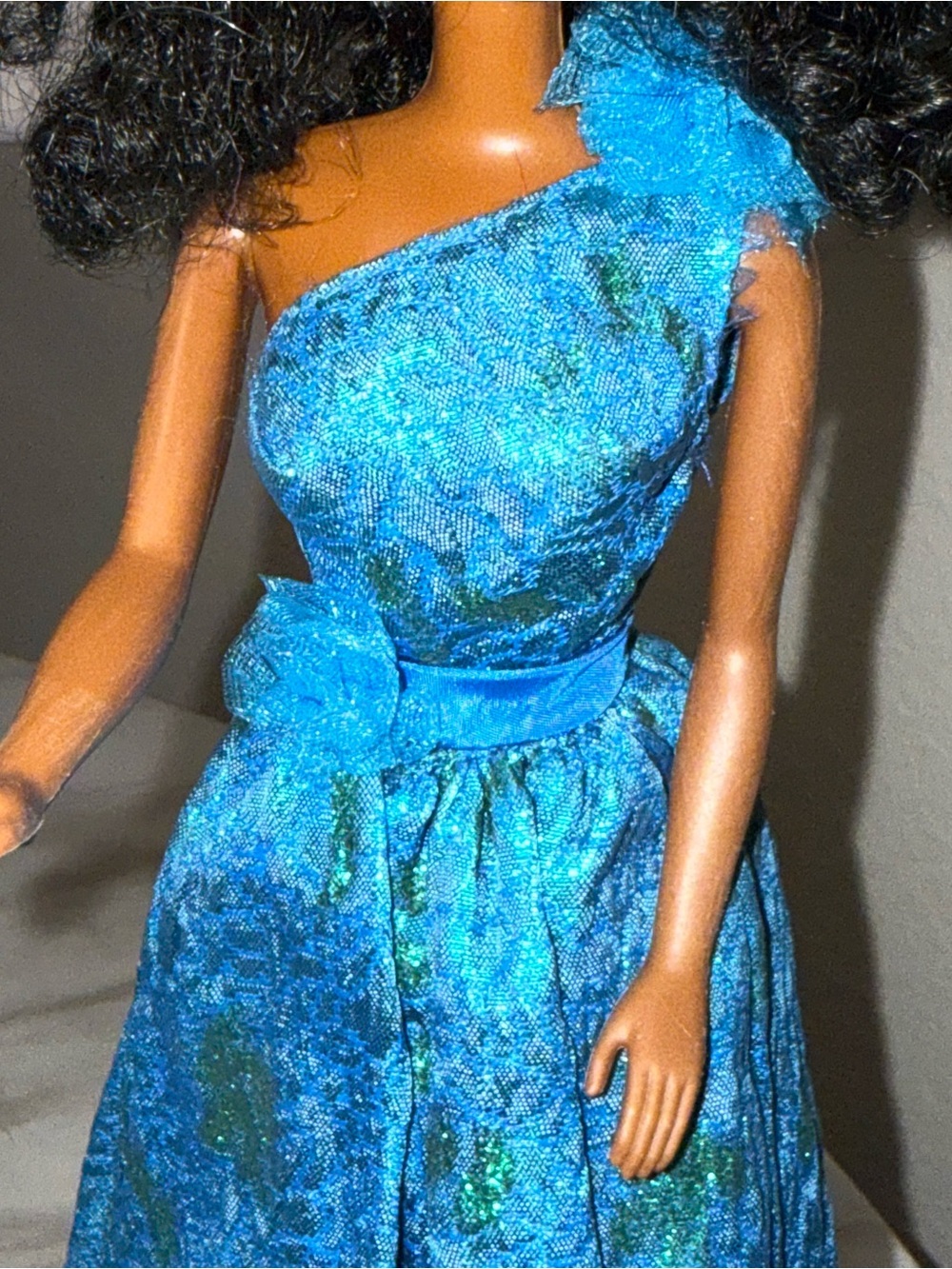 Barbie Mattel Oscar De Renta blue fashion dress